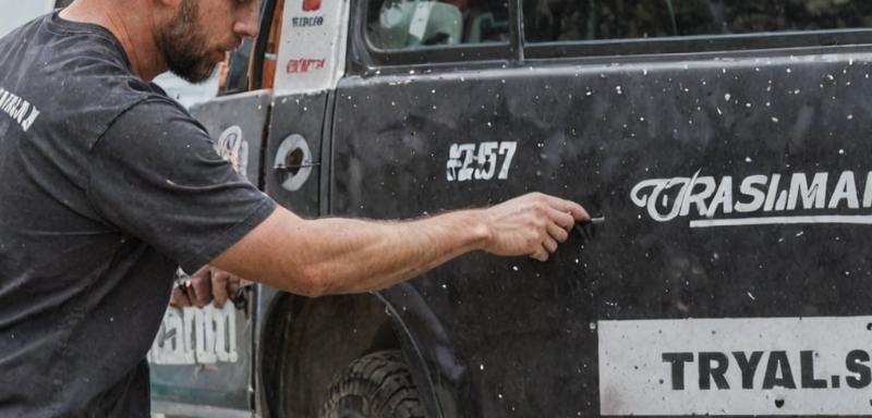 Professional truck lettering work